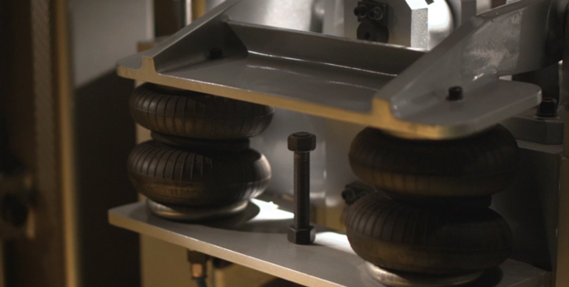 Airbag Clamping for Mold Protection ছাঁচ সুরক্ষার জন্য airbag ক্ল্যাম্পিং