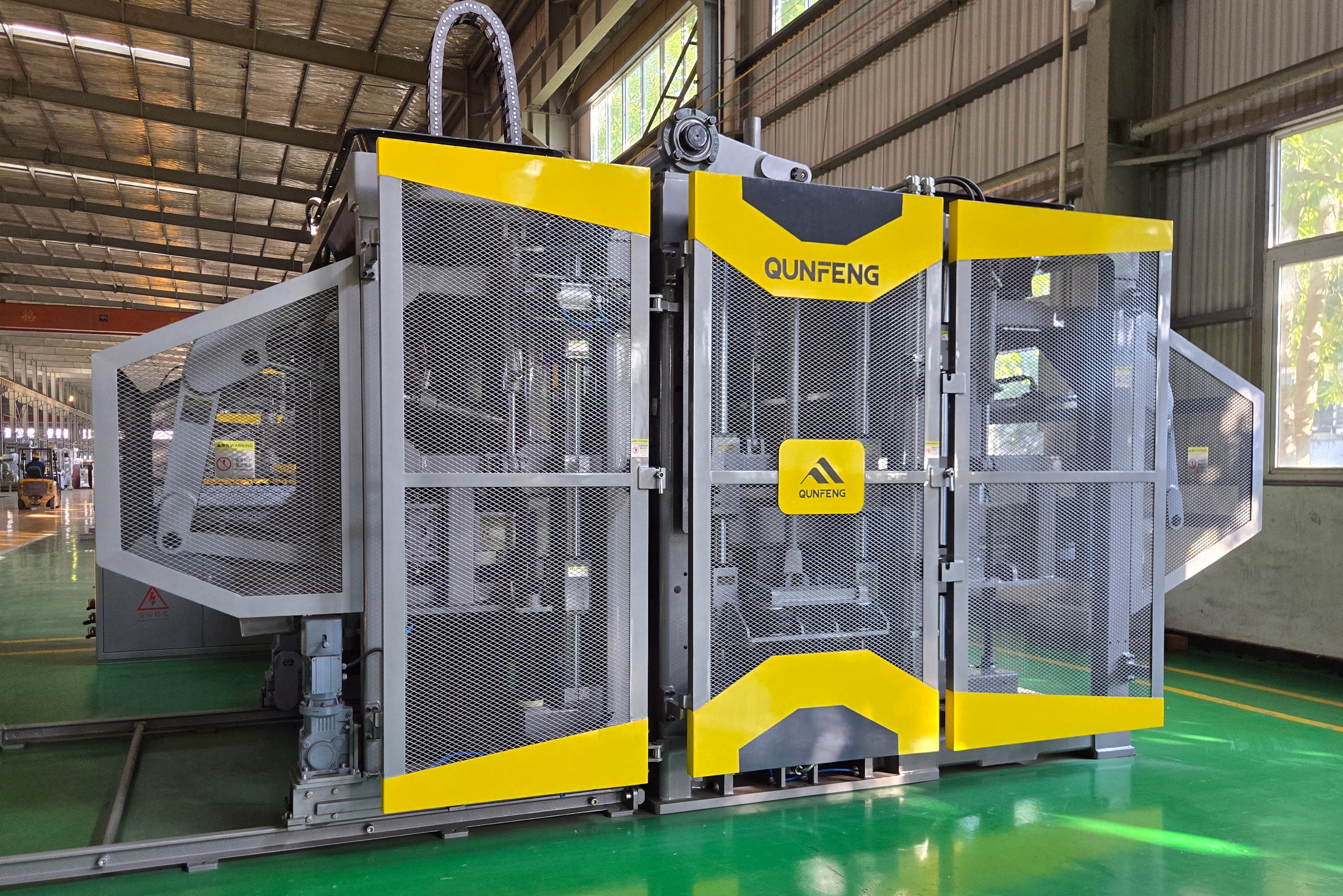 The smartest fully automatic concrete product molding machine in the industry. শিল্পের সবচেয়ে স্মার্ট সম্পূর্ণ স্বয়ংক্রিয় কংক্রিট পণ্য ছাঁচনির্মাণ মেশিন।