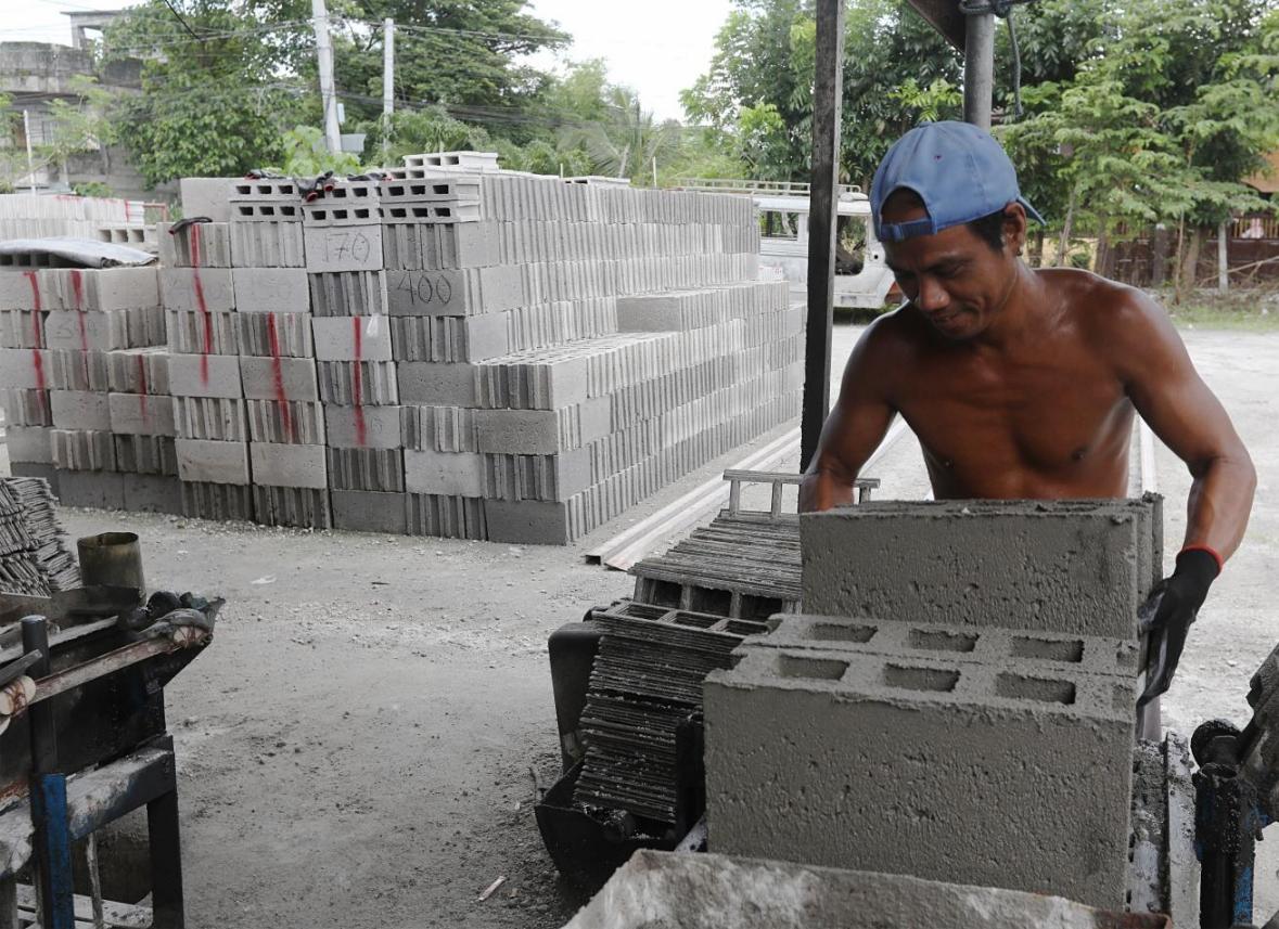 ফাঁকা ব্লক মেকিং মেশিন: টেকসই বিল্ডিং সলিউশনগুলির পথ প্রশস্ত করা